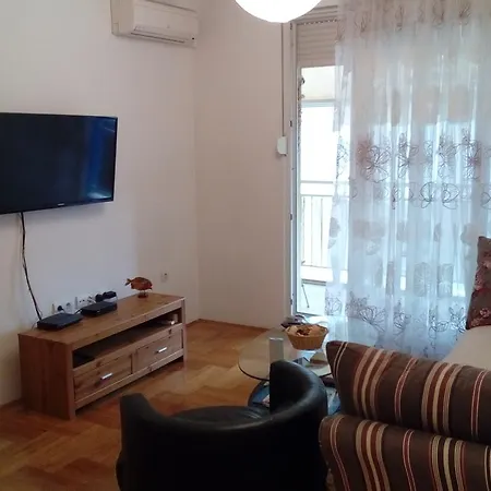 Elegance Vanja *